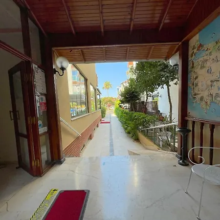 克列奥帕特拉米拉酒店 3* 阿拉尼亚