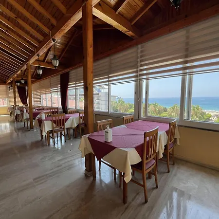 克列奥帕特拉米拉酒店 3* 阿拉尼亚